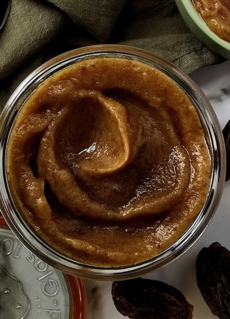 date paste in a jar