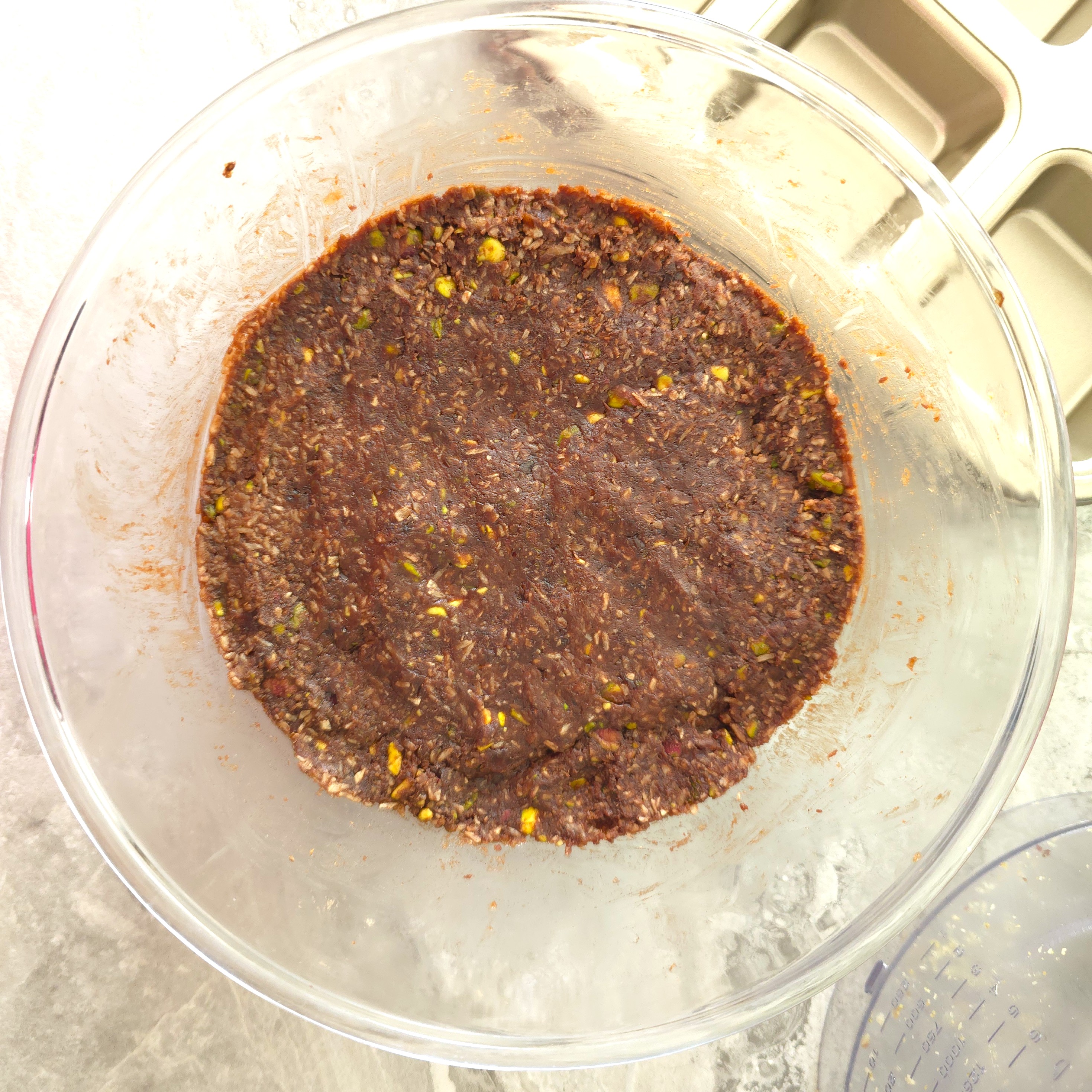 mixed base for the nut bars in a bowl