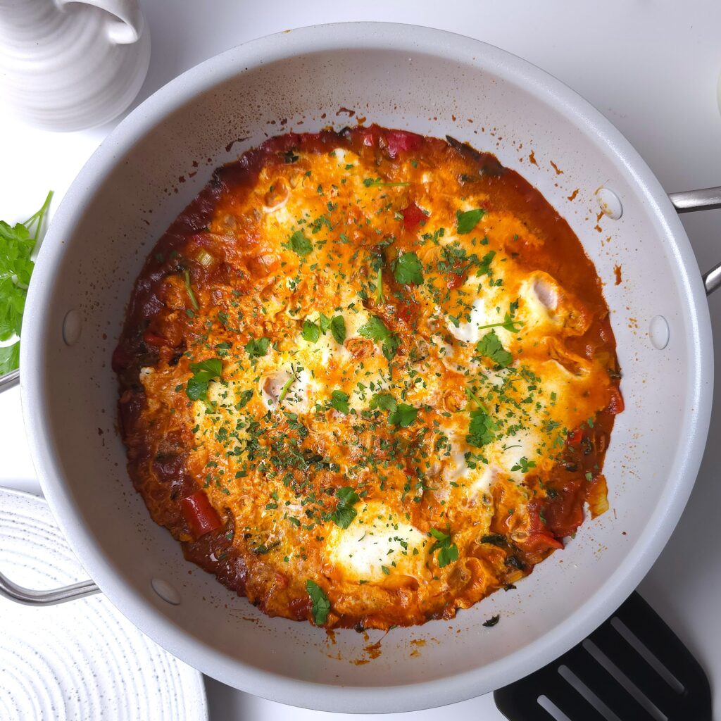  A vibrant gluten-free shakshuka recipe in a pan