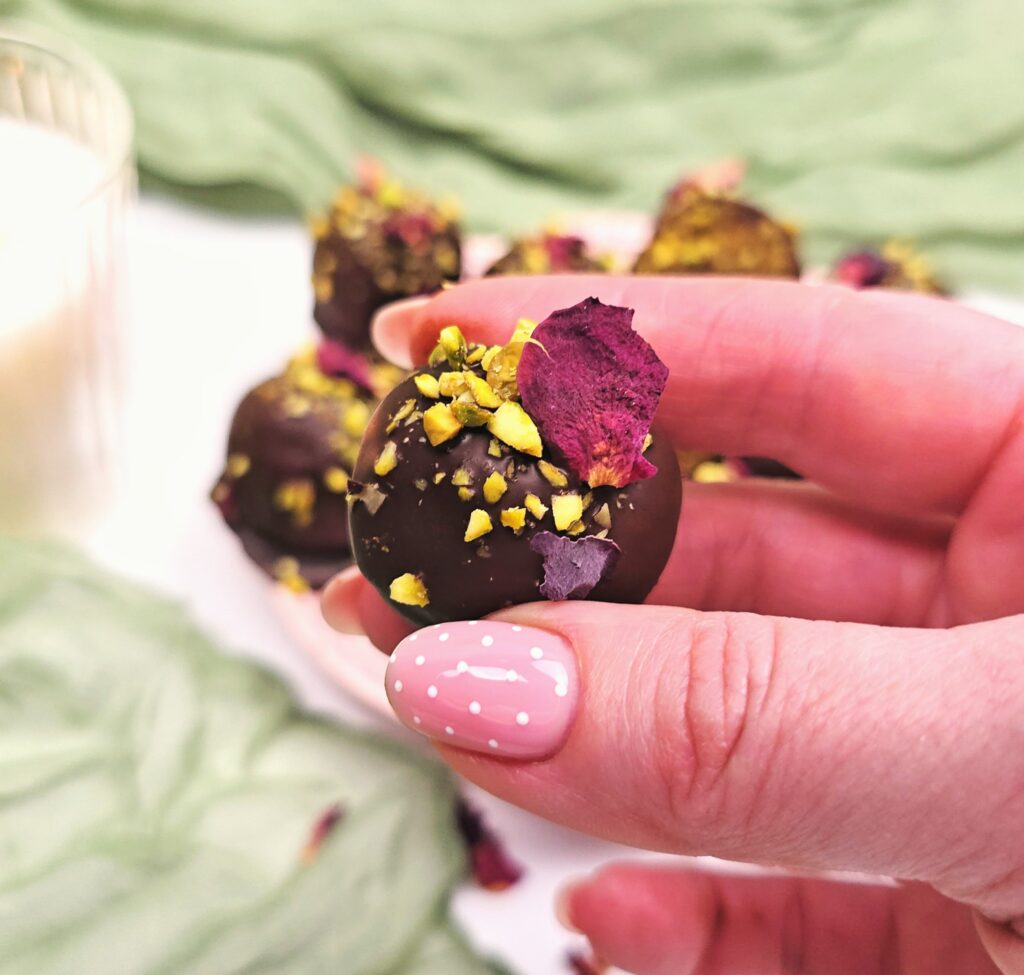 pistachio walnut energy ball